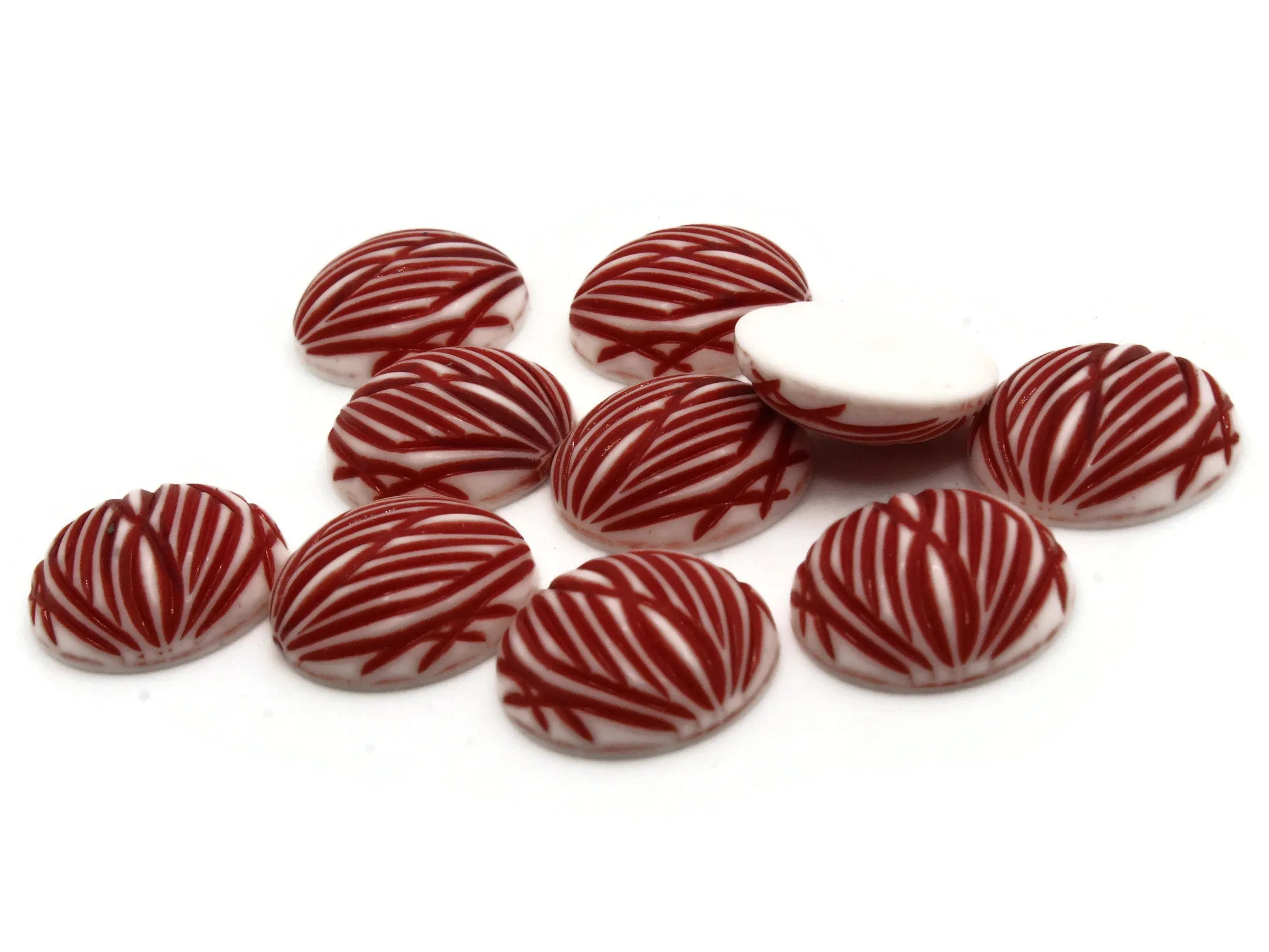 10 18mm Stripe Pattern Round White and Red Vintage West German Plastic Cabochons