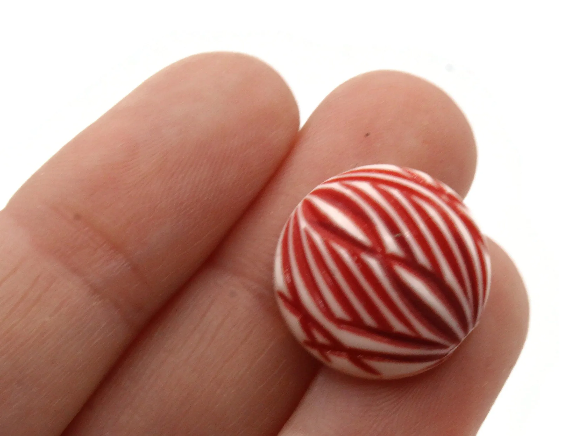 10 18mm Stripe Pattern Round White and Red Vintage West German Plastic Cabochons