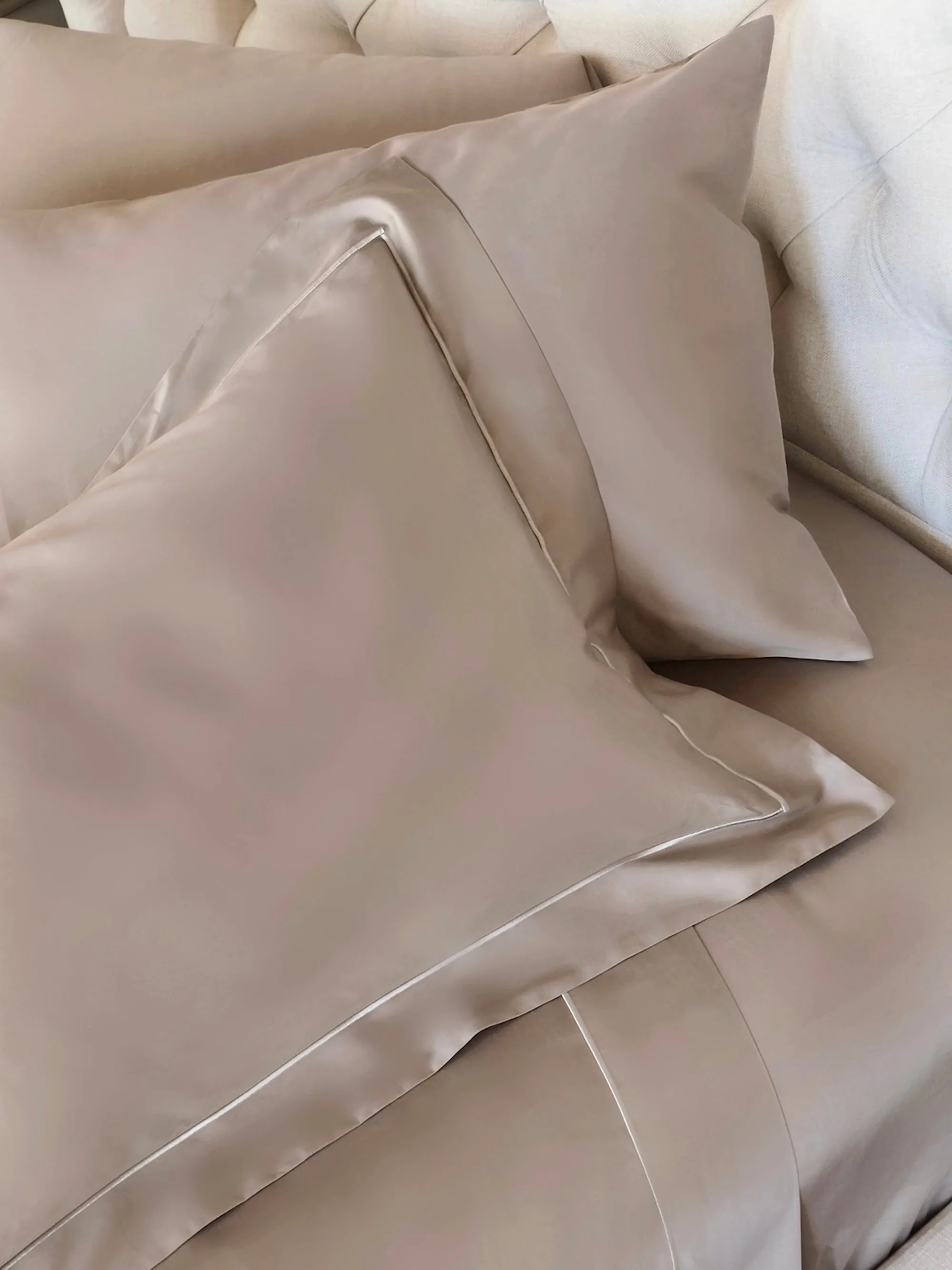 Pacifica Bedding by The Cross | White