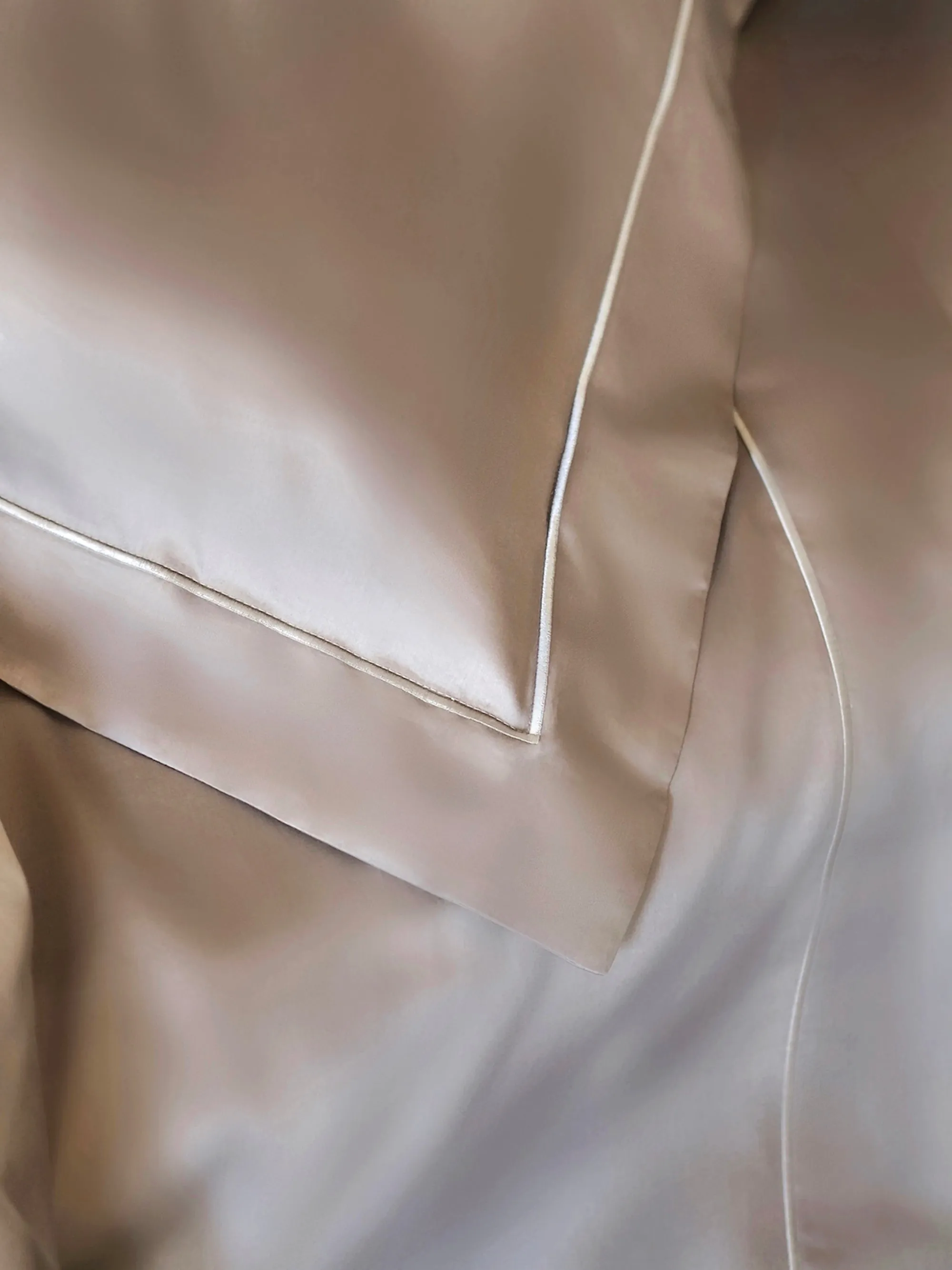 Pacifica Bedding by The Cross | White