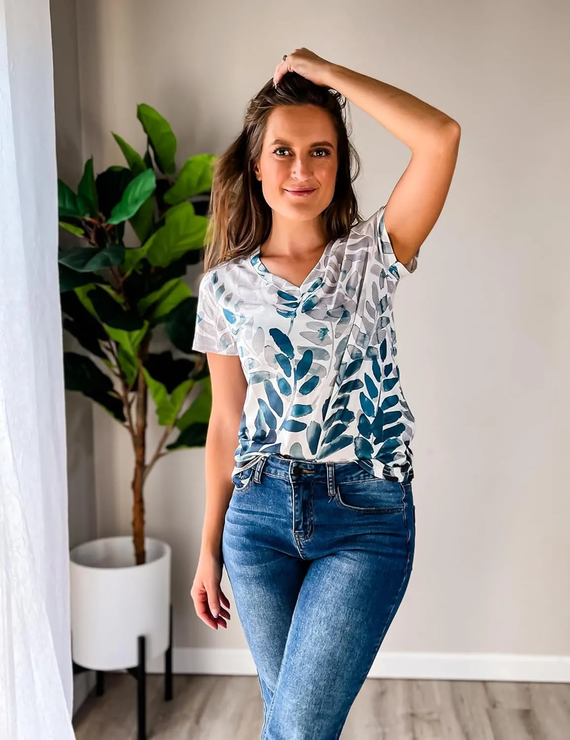Zeagoo Short Sleeve Shirts for Women Casual Soft V Neck Basic Tee Tops Summer Outfit Clothes